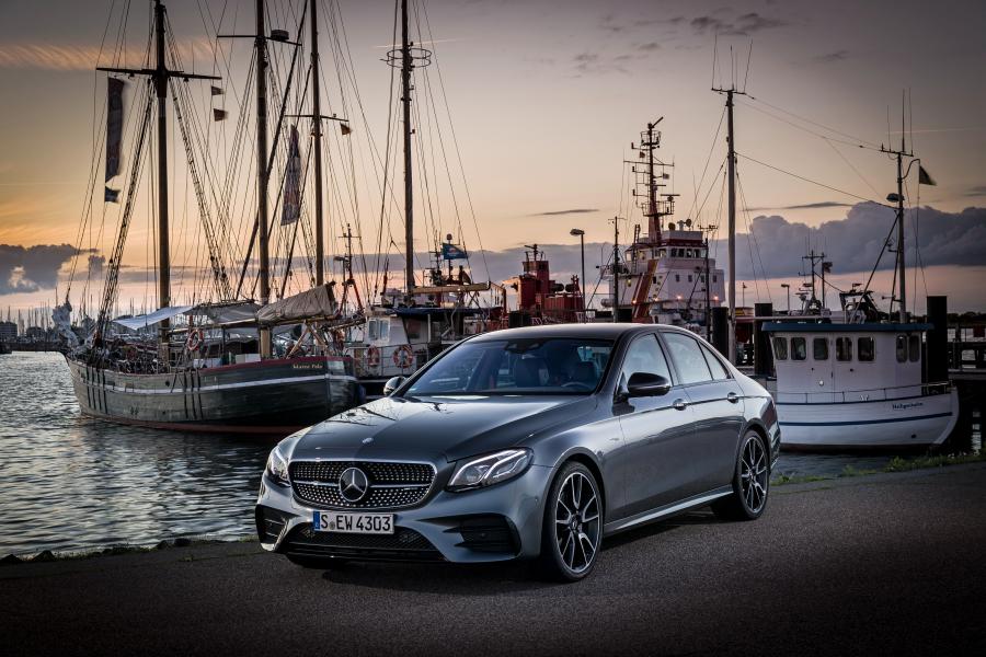  Mercedes-AMG E43 4Matic 2016 года  (фото 12 из 30)